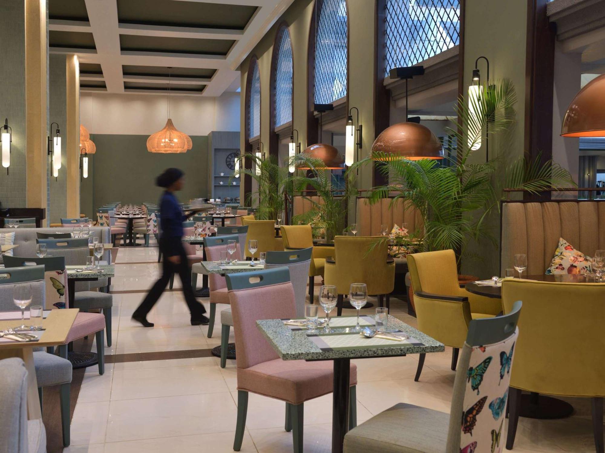 Hotel Pullman Nairobi Upper Hill Esterno foto