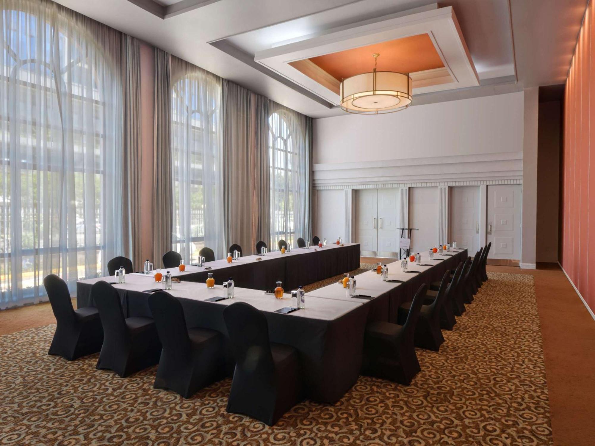 Hotel Pullman Nairobi Upper Hill Esterno foto