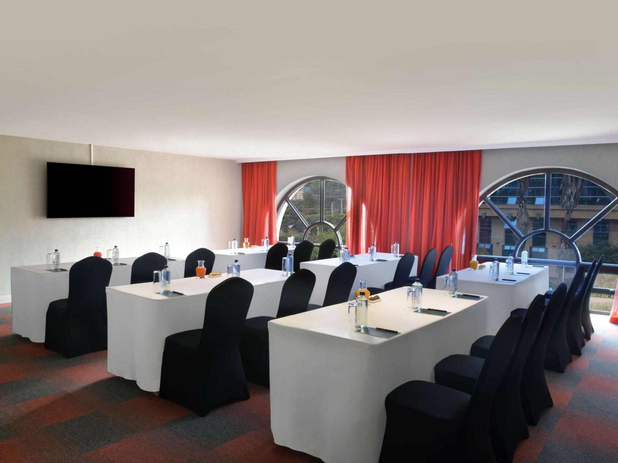 Hotel Pullman Nairobi Upper Hill Esterno foto