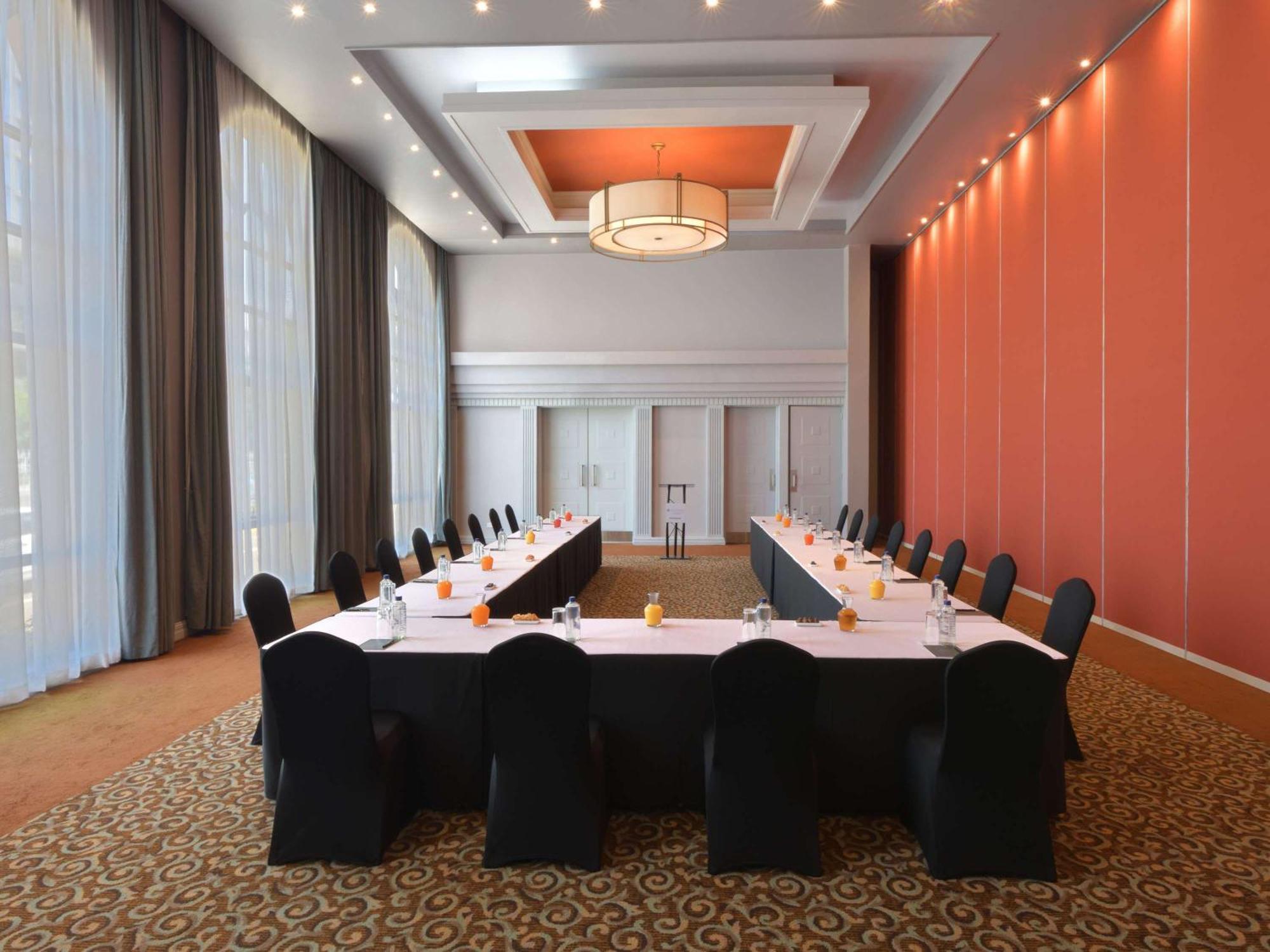 Hotel Pullman Nairobi Upper Hill Esterno foto