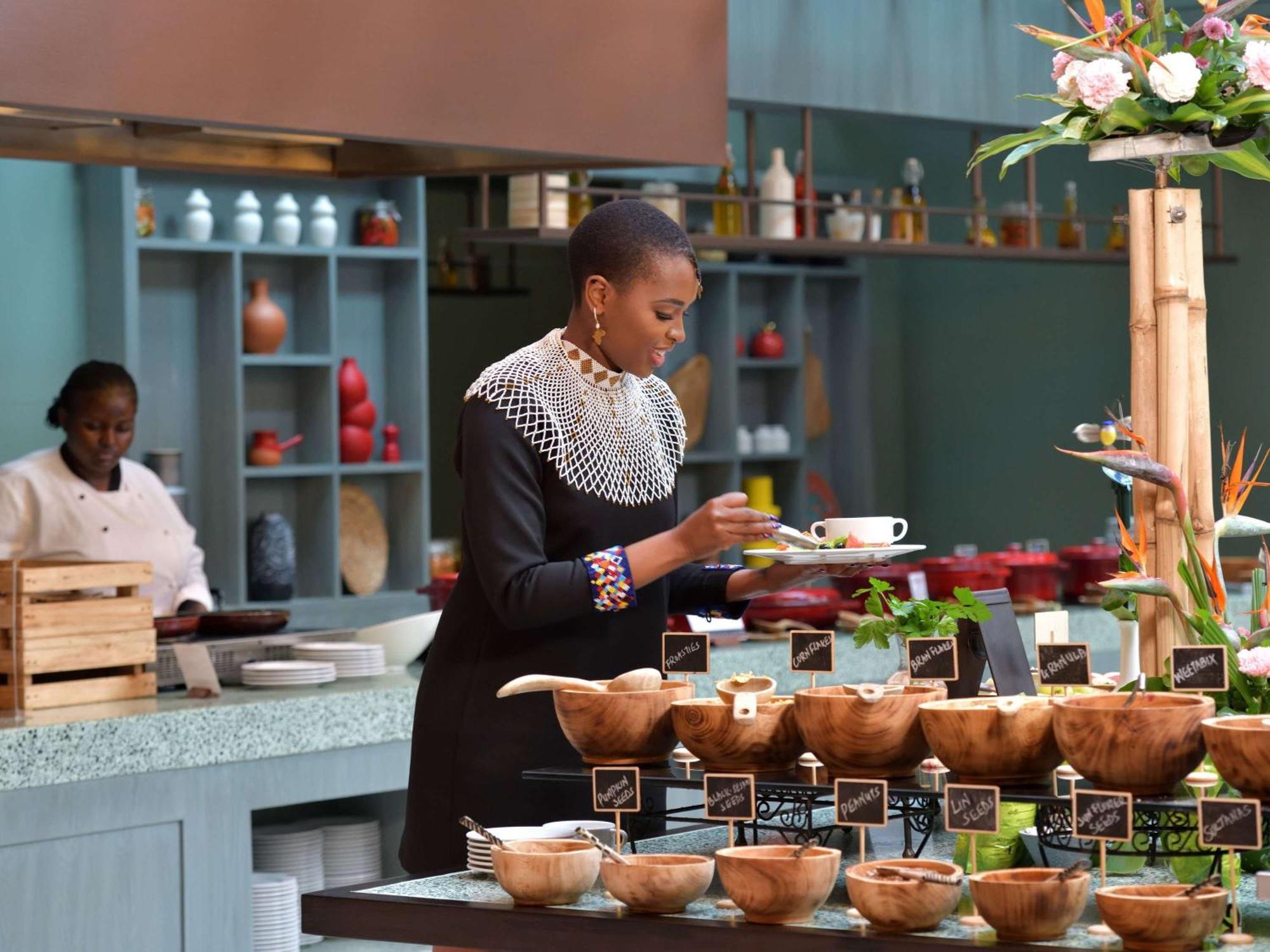 Hotel Pullman Nairobi Upper Hill Esterno foto