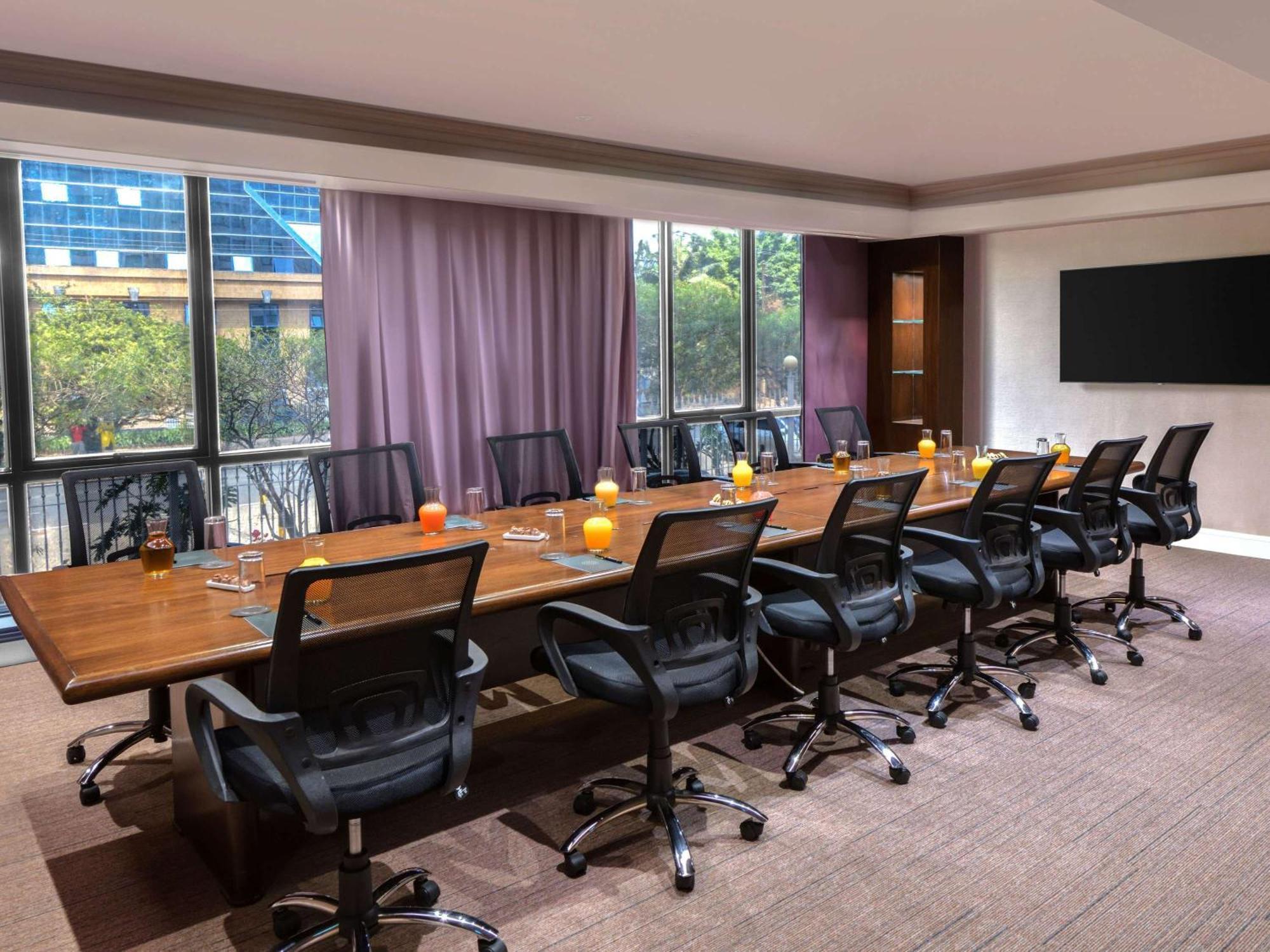 Hotel Pullman Nairobi Upper Hill Esterno foto